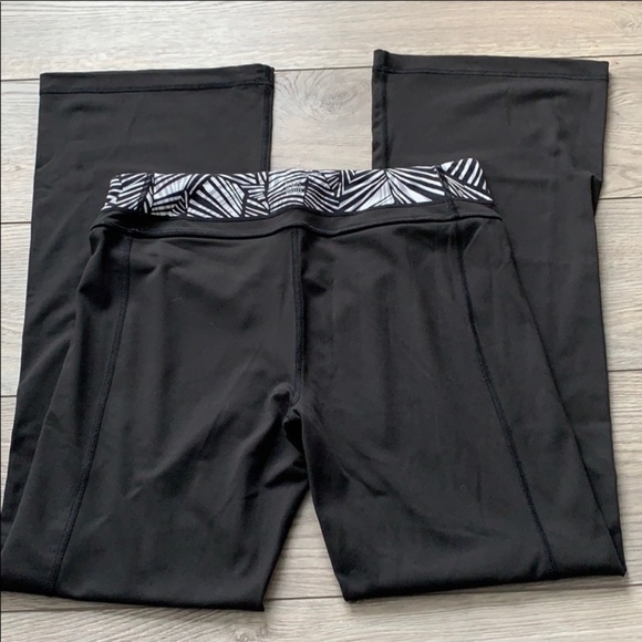 Victoria's Secret VSX Black Leggings Size Medium - Picture 4 of 5